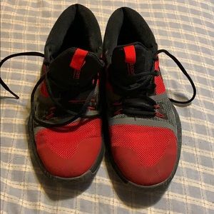 Nike Zoom Assersion boys size 7